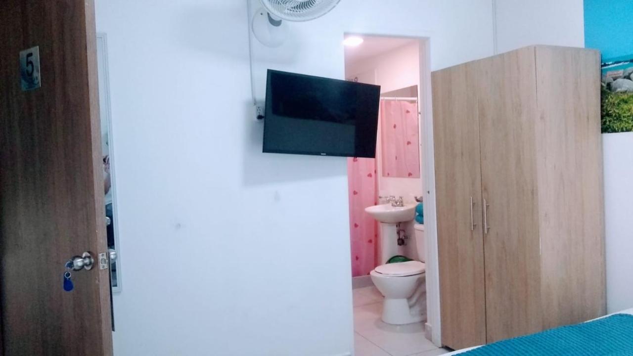 Air Guest House Medellin Bagian luar foto